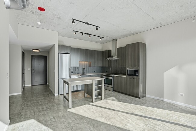 Photo - 42 N Sangamon St