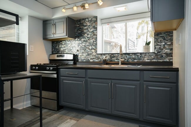 Photo - 2 bedroom / 2 bathroom home for rent in Cedar Lake