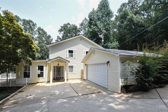 Building Photo - 555 Shady Acres Rd