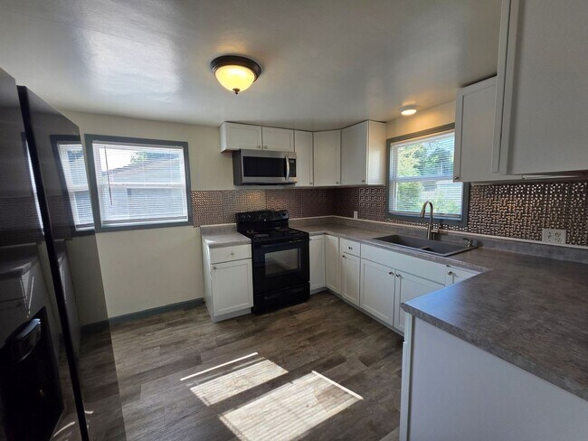 753 Appleton Rd