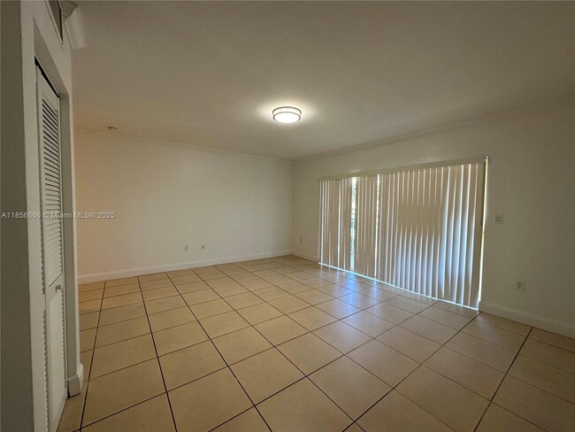 Photo - 2536 Van Buren St Unit 4B