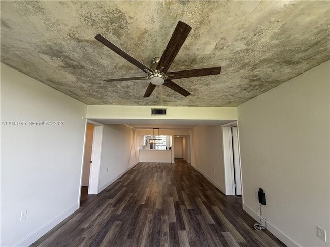 Photo - 1705 Whitehall Dr Unidad 403