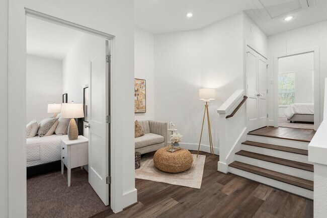 Photo - 7504 B Carver Rd