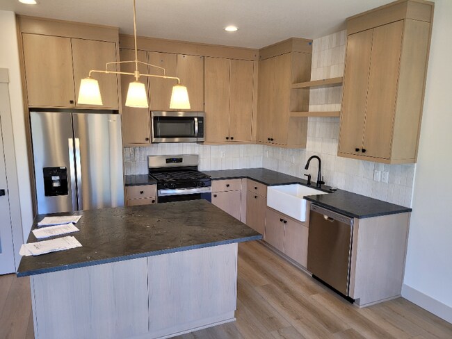 Photo - 6929 Talloc Ave SE