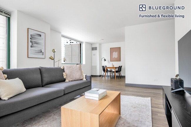 Photo - 420 E Ohio St Unidad FL13-ID586