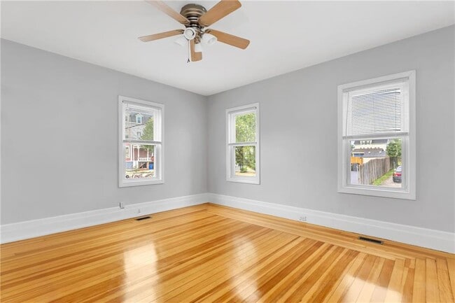 Photo - 72 Courtland St Unidad 1