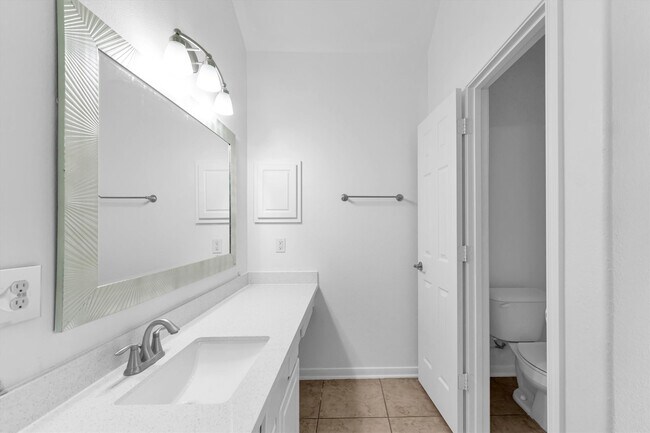 Photo - 14823 Yellow Begonia Dr