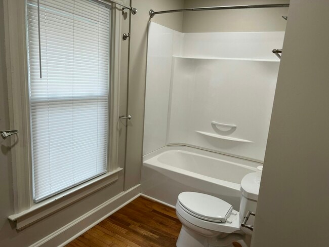 Photo - 107 N Berrien St