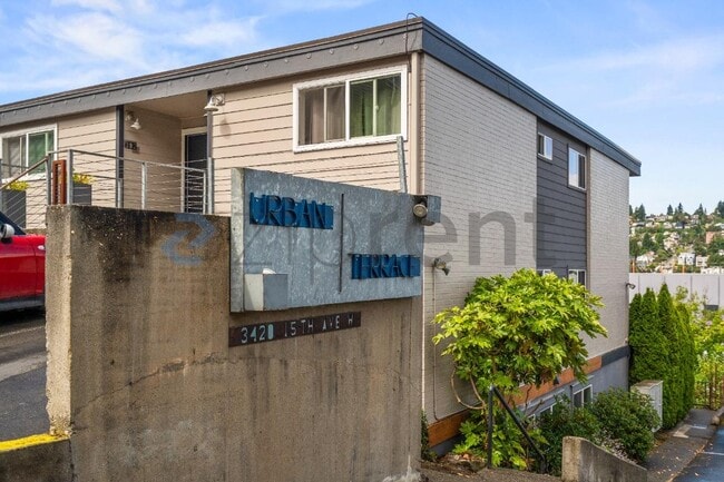 Building Photo - Unit 105
