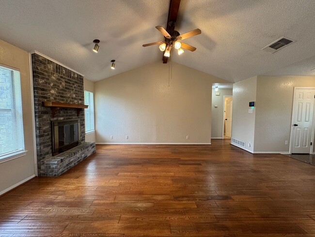 Photo - 4-Bedroom House for Rent in Killeen