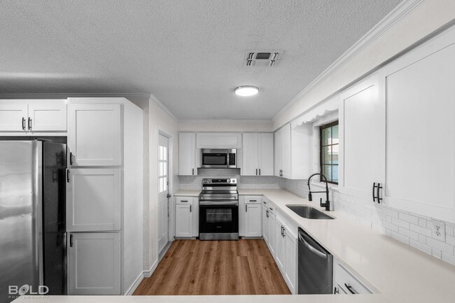Photo - 1623 Success St