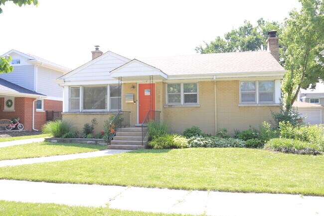 Building Photo - 3734 Morton Ave Rental