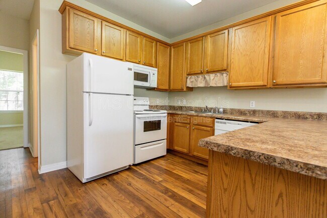 Photo - 2504 Gladiolus St Unit B