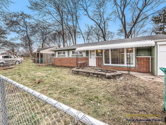 Photo - 1088 Studebaker Ave