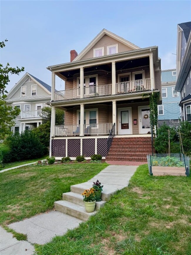 Building Photo - 76 Powder House Blvd Unit 1