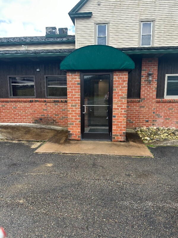 Photo - 587 Valley Rd Unit B
