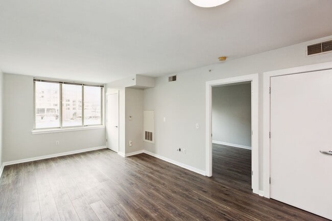 Photo - 1000 New Jersey Ave SE