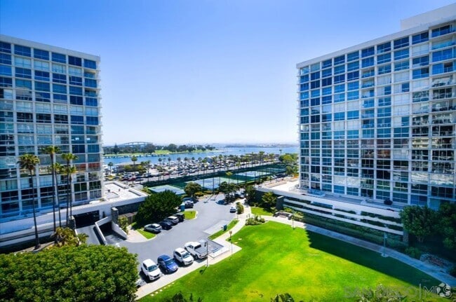 Building Photo - 1720 Avenida Del Mundo Unit 607 Rental