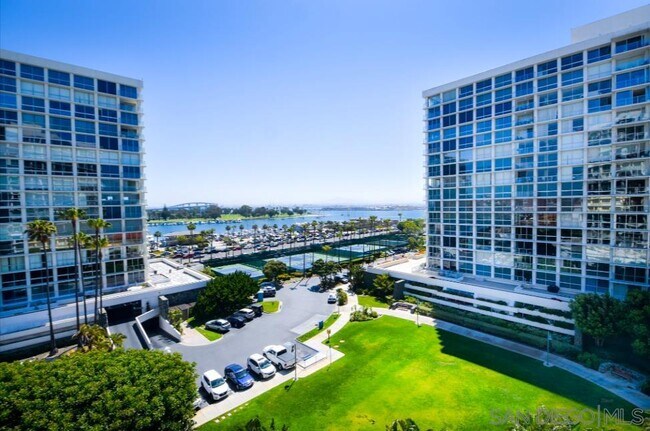 Building Photo - 1720 Avenida Del Mundo Unit 607 Rental