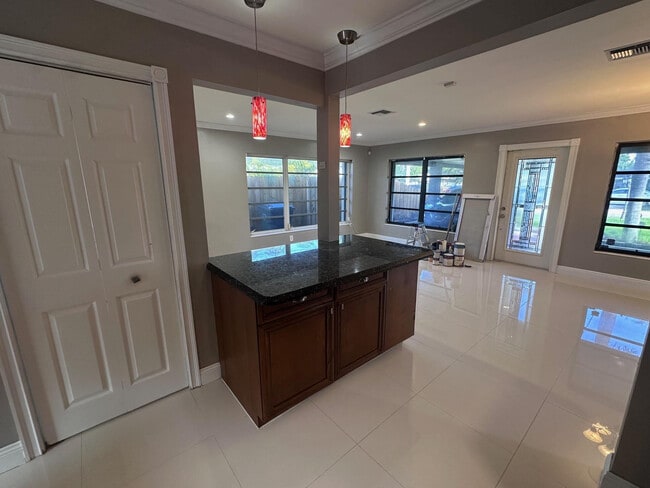 Photo - 40 NE 48th St