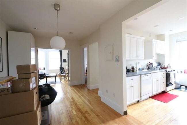 Building Photo - 336 Harvard St Unit 11 Rental