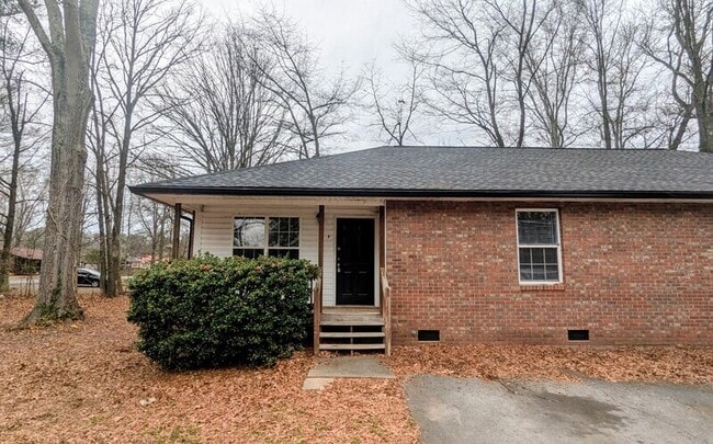 Building Photo - 215 Green Acre Ln Unit #F