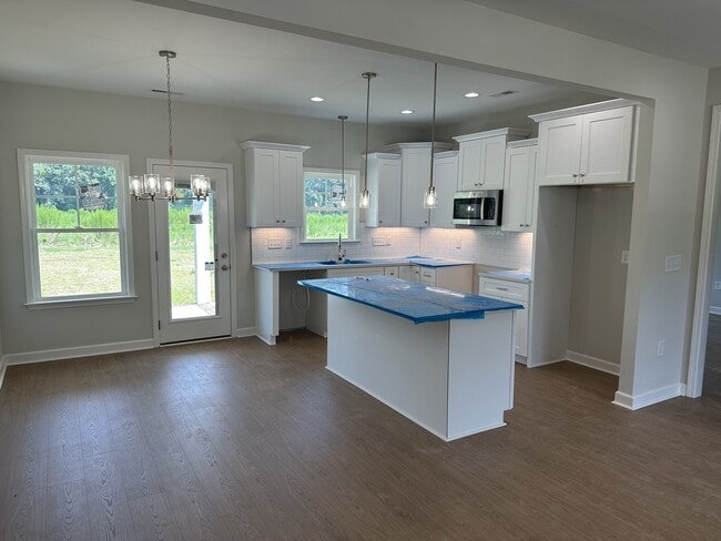 Photo - 411 Creeks Edge Dr