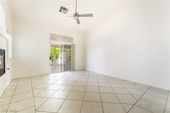 Building Photo - 275 Full Wine St