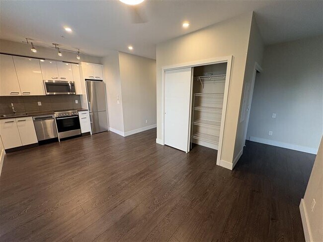 Photo - 45513-45513 Market Way