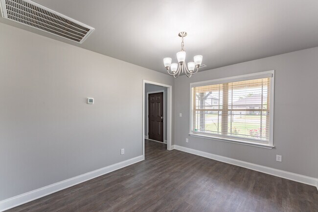 Photo - 119 Beaver Brook Pl