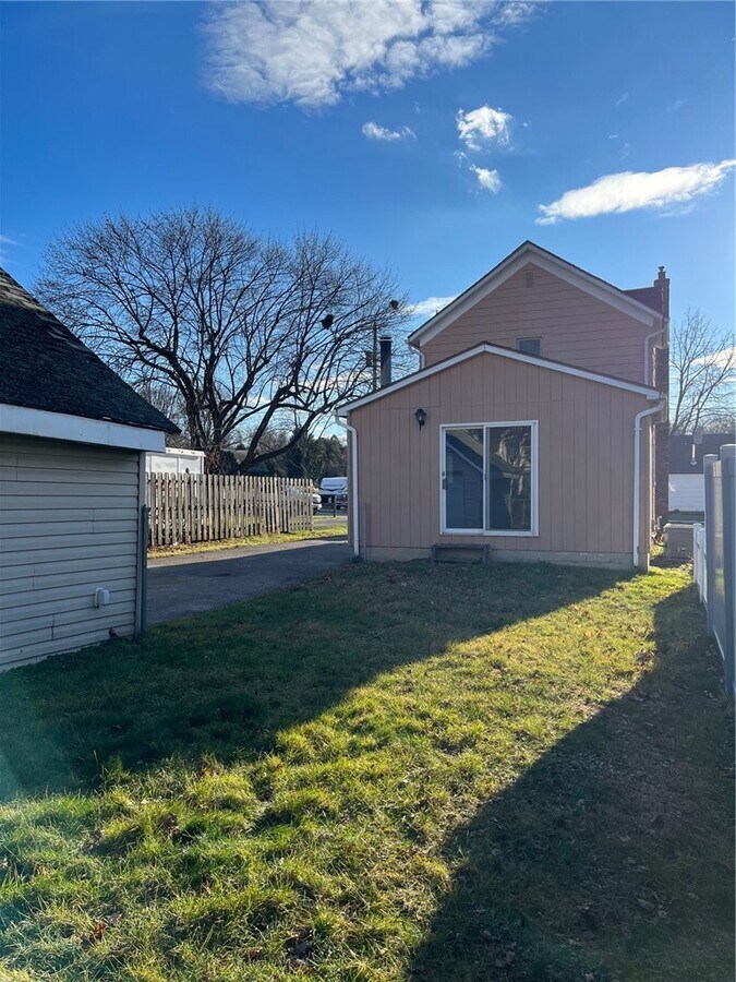 Photo - 223 E Filbert St
