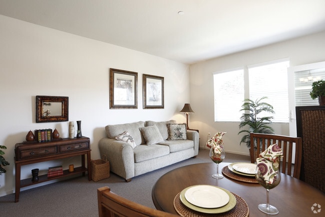 1BR,1BA 641SQ
