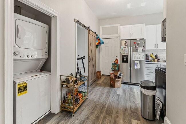 Photo - 1345 N Maplewood Ave