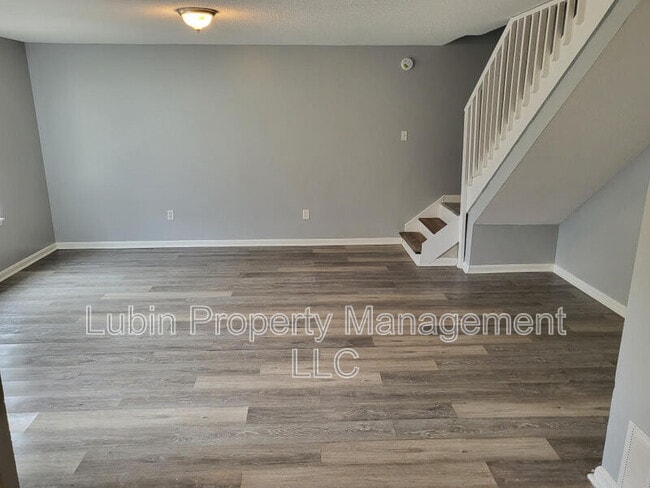 Photo - 2525 Rozelle St