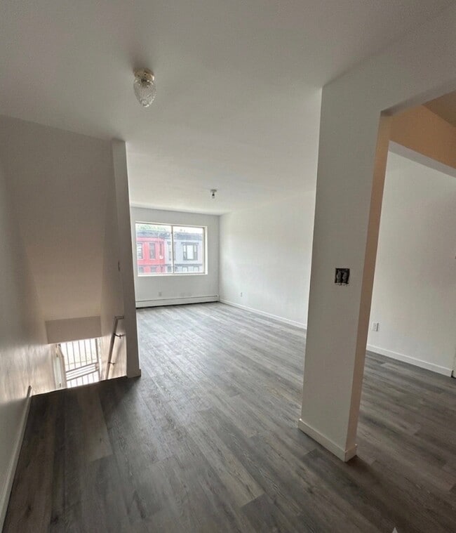 Photo - 747 Lexington Ave