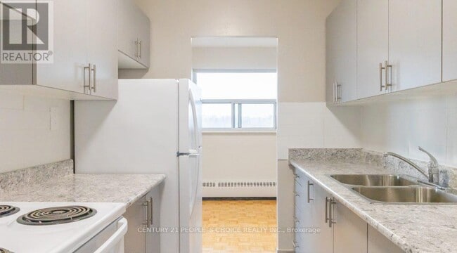 Photo - 1061 Seneca Ave Unité 110