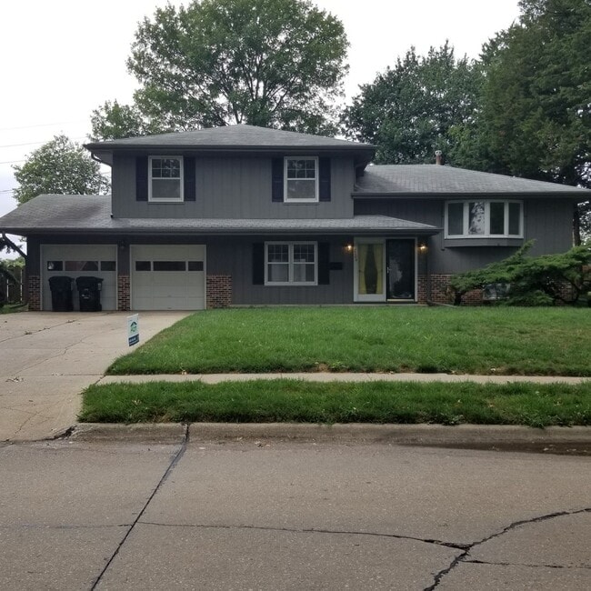 Flexible Living in a Fantastic La Vista Lo... - Flexible Living in a Fantastic La Vista Lo... House