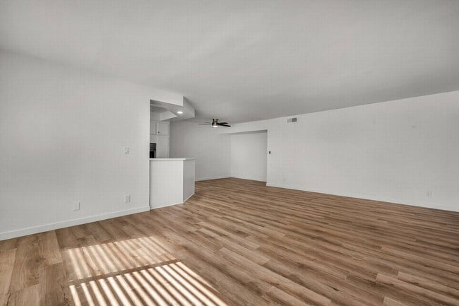 Photo - Stunning HUGE Top-floor 2+2 Unit Unit 15