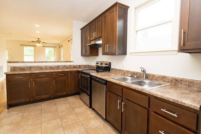 Photo - 226 N Hickory St