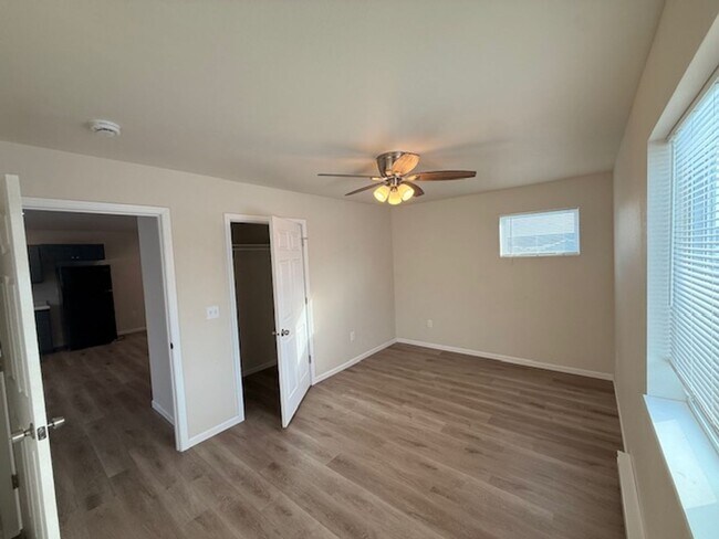 Photo - 300/302 Brock Ave