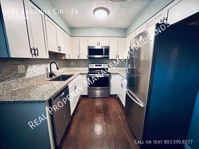 Photo - 601 Riverhill Cir