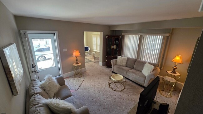 34 N Montgomery Ave