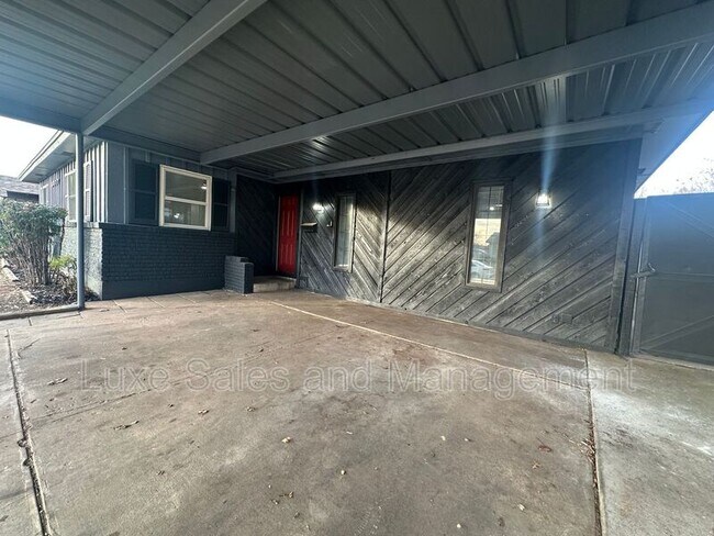 Photo - 5017 Woodward Ave