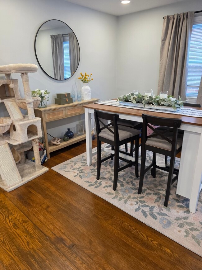 Photo - 905 Benton Ave