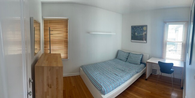 Ground Level Bedroom - 118 S Vermont Ave House
