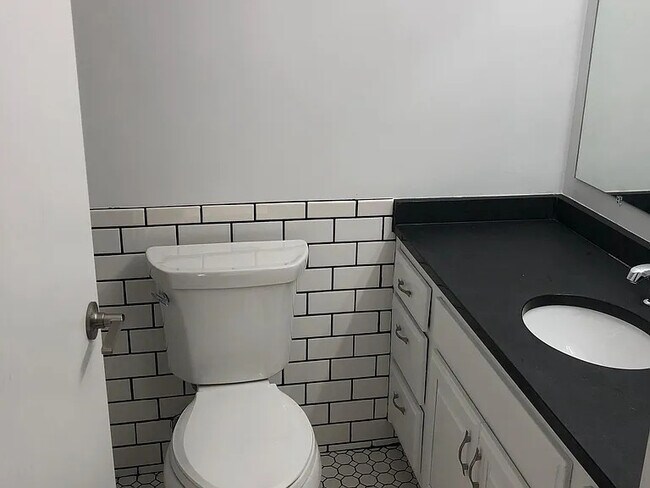 Photo - 220 Broadway Ave S Unit 1007