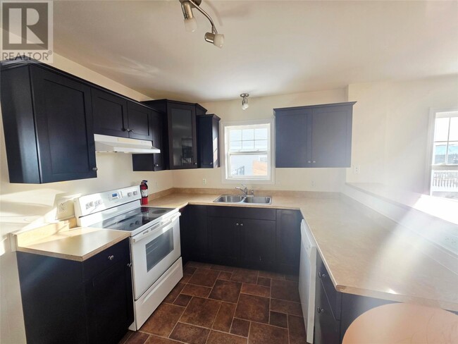 Photo - 980 Tamarack Dr