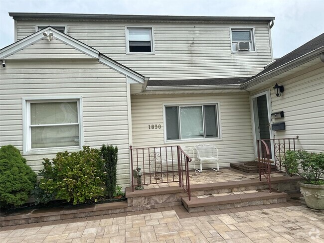 Building Photo - 1830 Harvey Ln Rental