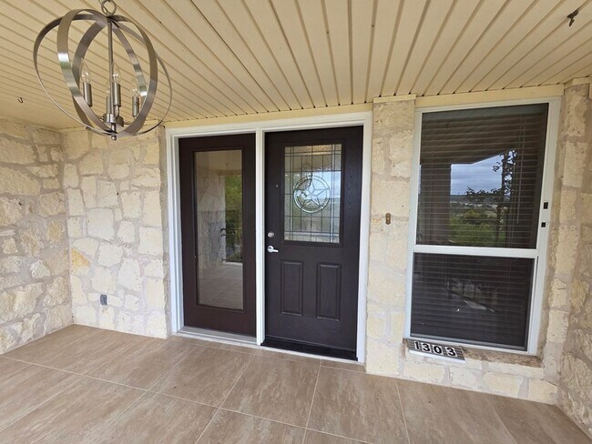 Photo - 1303 Malibu Dr