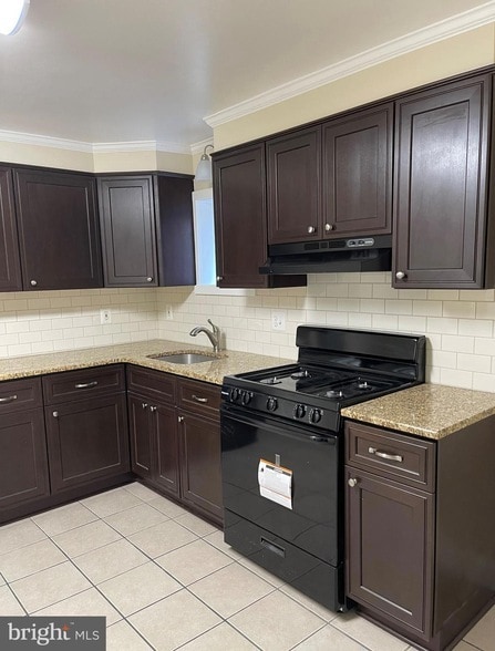 Photo - 705 Anderson St